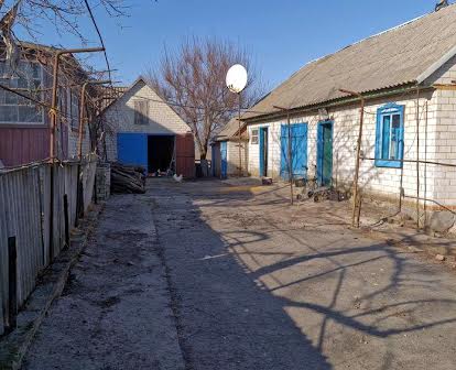 Будинок цегляний в центрі села Велика Андрусівка, можливий обмін