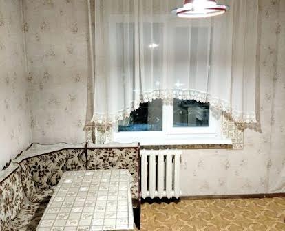 Оренда 2 кімнатної квартири на Польові.