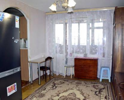 Продаж 1-кімнатної квартири Празька 17, Київ