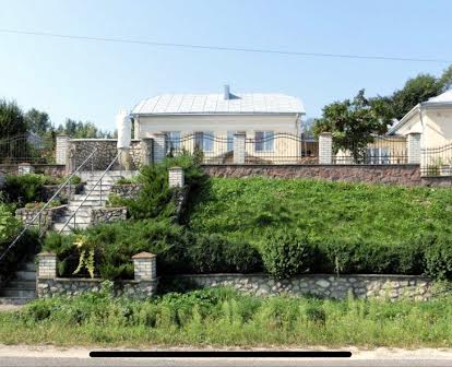 Продам маєток неподалік від Тернополю