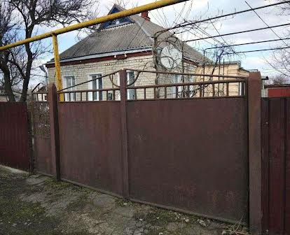 Продається будинок в смт. Новгородка