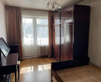 Продаж 3-кімнатної квартири по вул. Прибузькій