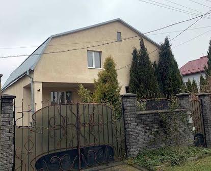 Продаж двоповерхового будинку з ремонтом  в передмісті Львова