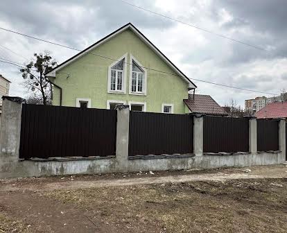 Продаж будинку Центр р-н вул . Першотравневоі та Кузнечноі