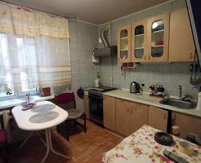 Продам 4-комн квартиру в районе Дарницкая ул.