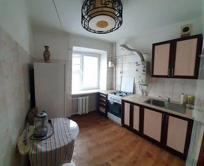 Продаж 1 кімнатної квартири на Галини Петровій