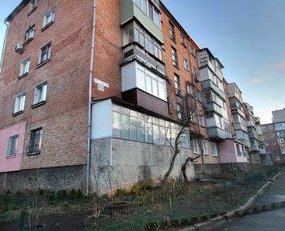 Продається 2 кімнатна квартира по вул. Грушевського