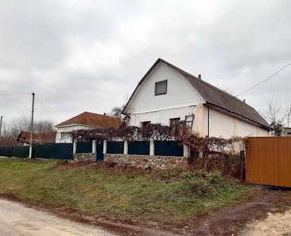 Продам будинок в селі Вишеньки