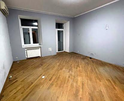 Сдается 5-комнатная квартира в центре Киева!