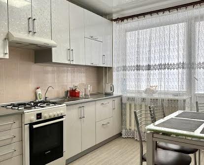 Продам 2-х кімнатну квартиру Грушевського