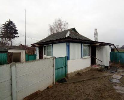 Будинок в 100км від Київа. Село Чемер.