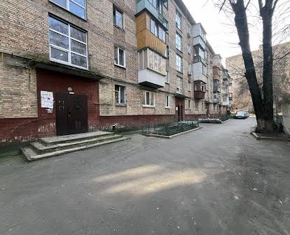 Квартира Сирецька 32-34