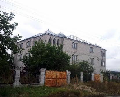 Житловий будинок на 1-4 родини (с.Березівка) ціна 135000 дол., торг