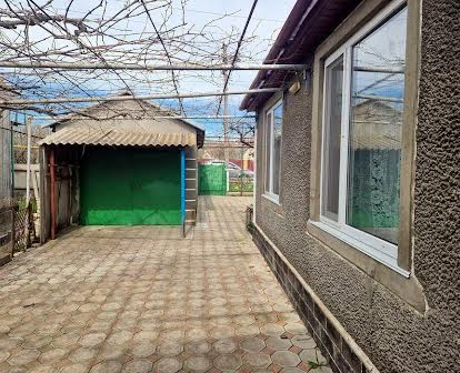 Продам хороший дом в пригороде Черноморска
