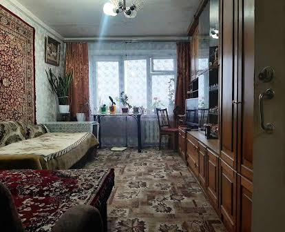 Продам видову двокімнатну квартиру вул.Флоренції Русанівка Київ