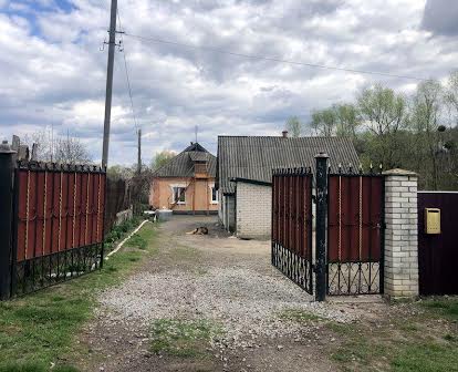 Продам будинок, м. Миронівка. 100 км від Києва