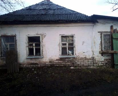 Продам 2 старих будинки з ділянкою м.Синельниково Восточна сторона.
