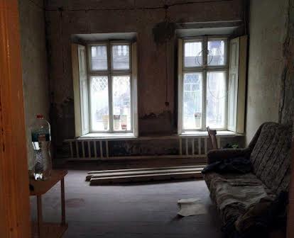 Продается 3-комнатная квартира в центре Молдаванки