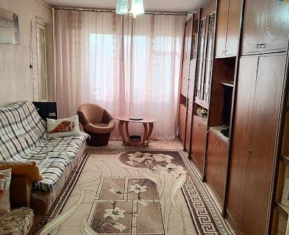 Продаж 3 кімнатної квартири по вулиці Всіхсвятська