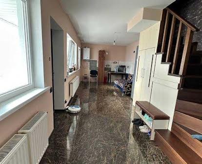 Продам 2-уровневую квартиру 60 м2 с ремонтом за 35000$ на Ленпоселке!