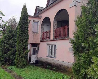 Cімейний будинок на Закарпатті Мукачівському районі, селі Дерцен
