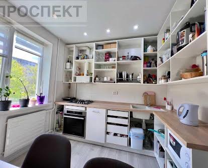 Продам 2 кімн. квартиру по вул. Прокофєва з євро - ремонтом