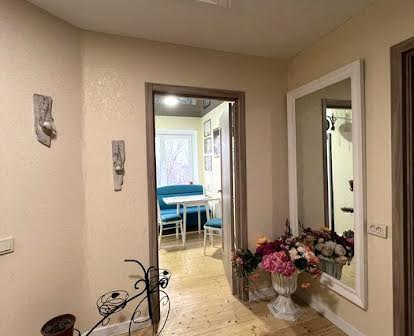 Продам 3 х комнатную квартиру метро Холодная Гора с ремонтом