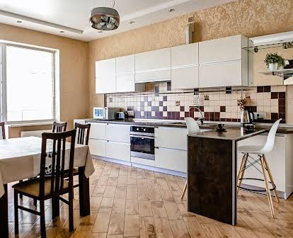 Здам двух рівневі  апартаменти 150 м² з ремонтом в парку Шевченко