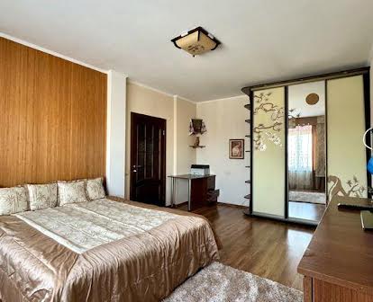 ЄОселя Продаю чудову 1-кімнатну квартиру в центрі міста Вишневе