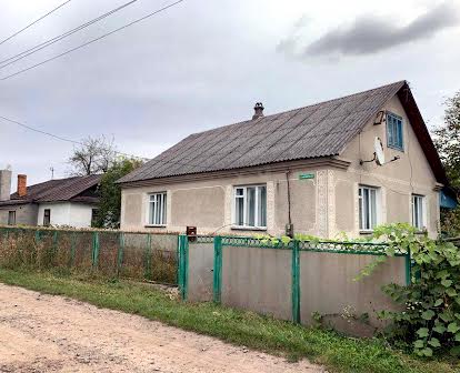 Продається житловий будинок село Левятин