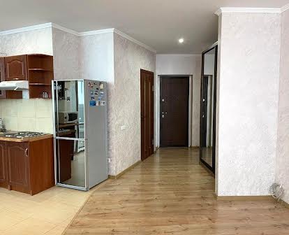 Продам 1-комнатную квартиру м. Бориспольская