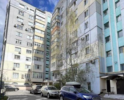 Однокімнатна квартира в центрі міста по вул. Богдана Хмельницького 52