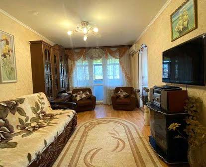 Продам 3-комнатную квартиру с мебелью и техникой возле парка Горького!