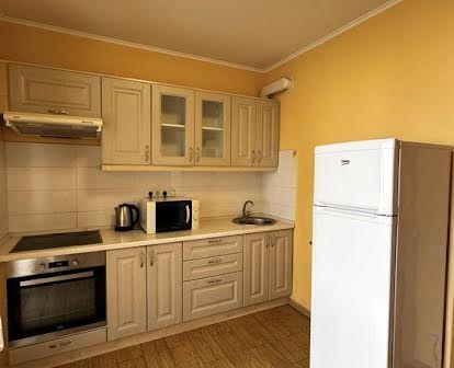 Продам 2 комнатную квартиру, с ремонтом ЖК Акварели 2, Вишневое