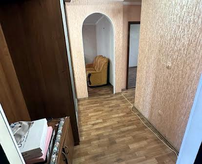 Продам 3-х комнатную квартиру в центре Авангарда