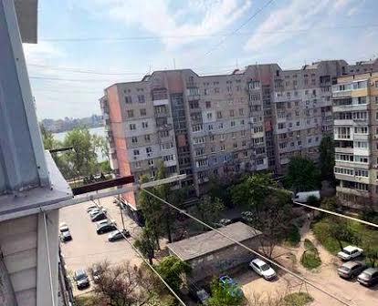 Продам 1 квартиру на Малиновского жм Солнечный