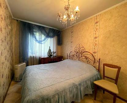 Продам 3 кімнатну Калнишевського 14 (Косіора) з ремонтом