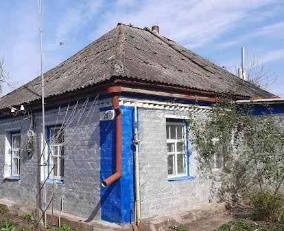 Продаж будинку в селі