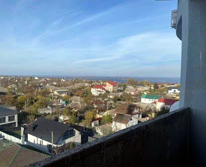 Продаж квартири в новобудові 2022 року (центр) з видом на Дніпро