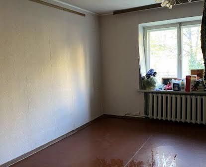 Продам 3-х кімнатну квартиру на Михайла Грушевського 16