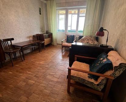 Здається 1-кім квартира Перова 16-В Дніпровський р-н.