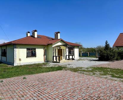 Продам вишуканий, 1 поверховий, сучасний будинок в селі Іванків