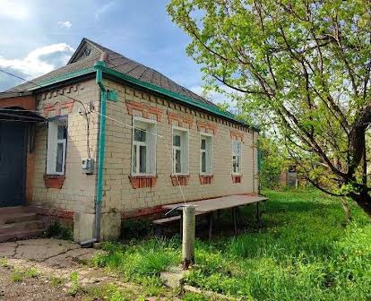 Продам міцний будинок з газом в Дергачах р-н стадіону