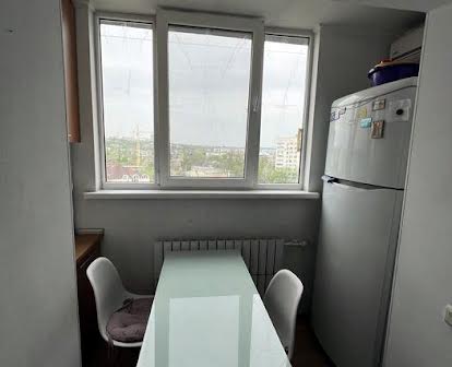Сдам 2 комнатную квартиру , метро Защитников Украины