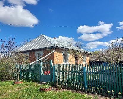 Будинок зі зручностями у селі Краснопілка