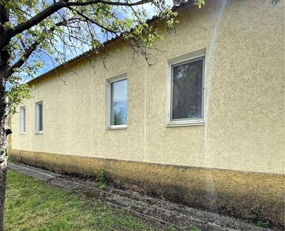 Продам большой дом в районе Украины