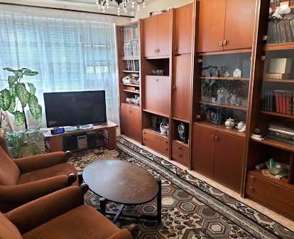 Продам 3-х комнатную квартиру по улице Краснодонской город Никополь.