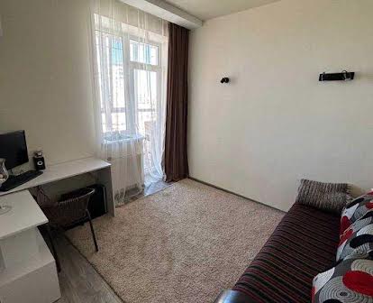 Продам трехкомнатную квартиру с ремонтом в ЖК Апельсин