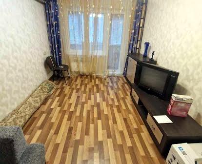 Продам 2-комн квартиру в районе Малиновского Маршала ул.