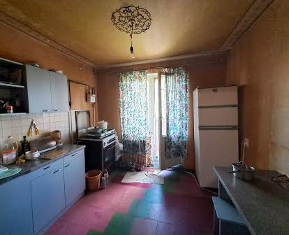 Продам 3-кімнатну квартиру в районі ПЗТО, Пятихатки